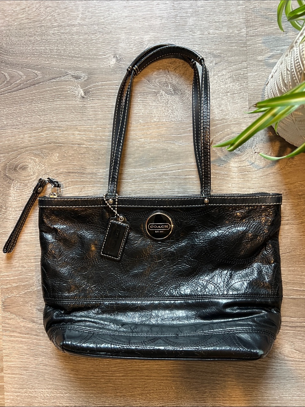 Vintage COACH Black Patent Leather Signature C Tote Shoulder Bag F15142 Y2K